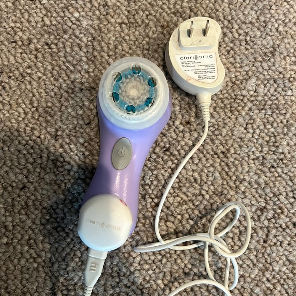 Clarisonic with brand new heads never used!